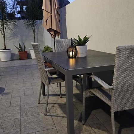 Fanouris Luxury Apartments 2 Chrissi Akti Chania Exterior foto