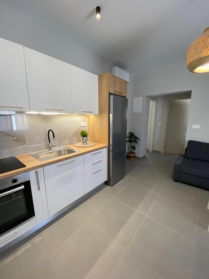 Fanouris Luxury Apartments 2 Chrissi Akti Chania Exterior foto